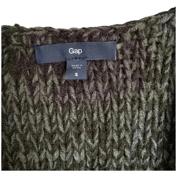 ** SOLD * * Vintage Gap Women's Gray Vest Size Small Knitted Cable Sweater Vest - Picture 6 of 7